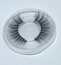 Load image into Gallery viewer, Fluffy Lash Collection- Her Throne -
